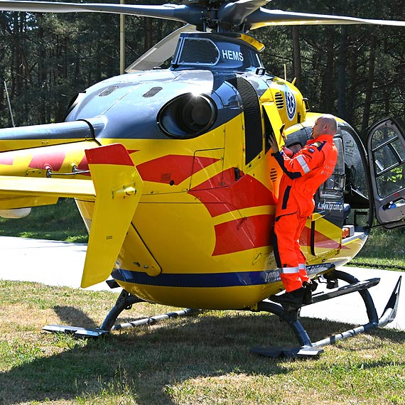 Pilot z Mazur ratuje życie, lądując na skrawkach płaskiej ziemi