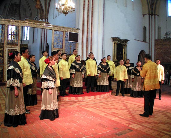 Daniel Strzdaa oraz chr Novo Concertante z Manilii inauguruj 54. Midzynarodowy Festiwal Muzyki Organowej i Kameralnej w Kamieniu Pomorskim