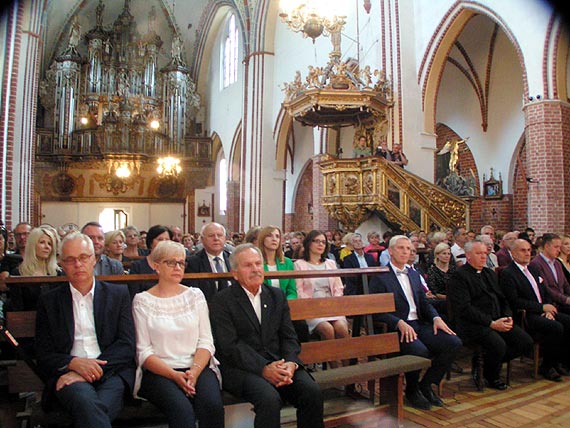 Daniel Strzdaa oraz chr Novo Concertante z Manilii inauguruj 54. Midzynarodowy Festiwal Muzyki Organowej i Kameralnej w Kamieniu Pomorskim