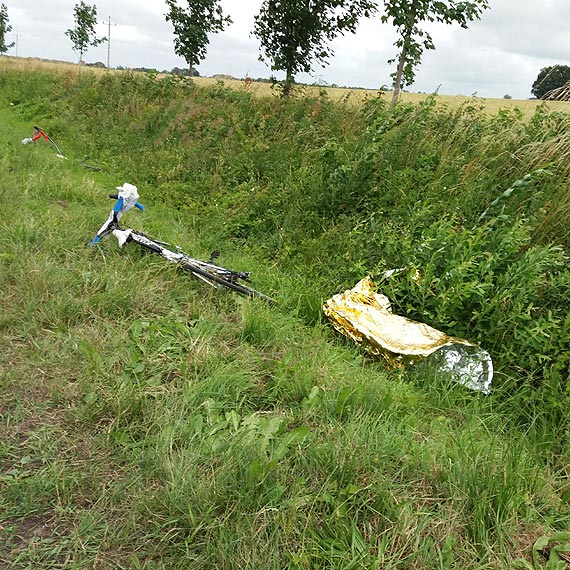Jecha rowerem i w niewyjanionych okolicznociach skoczy w rowie. Czyby trafi na trjkt kamieski?