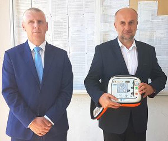 Rczny defibrylator AED w Kamieniu Pomorskim