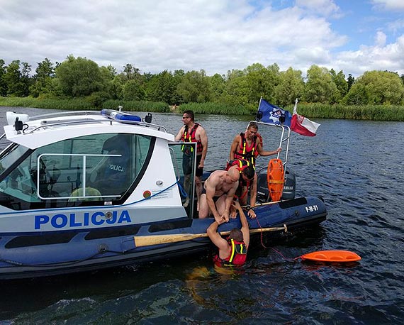 Zadbaj o bezpiecze�stwo nad wod� – stosuj si� do policyjnych rad…