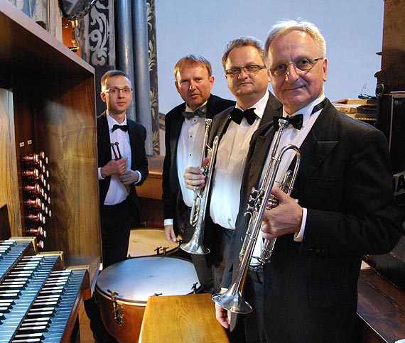 Z kamieskiego festiwalu Dwch organistw i muzyka dawna