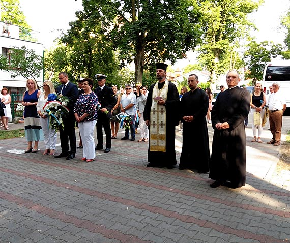 Koncert muzyki greckiej na Skwerze Przyjani w Dziwnowie