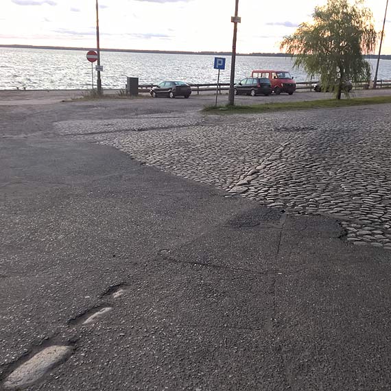    Mieszkaniec Kamienia Pomorskiego w trosce o miejskie drogi