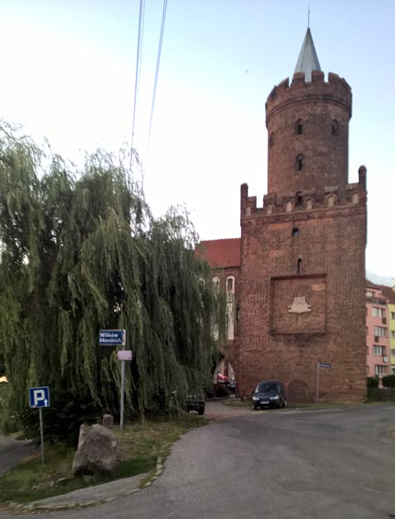 Mieszkaniec Kamienia Pomorskiego tym razem porusza kwesti poniemieckich nagrobkw