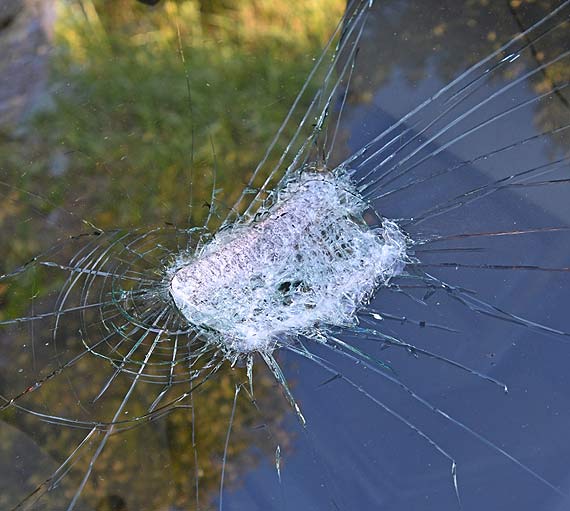 Brawura przyczyn skasowania trzech samochodw