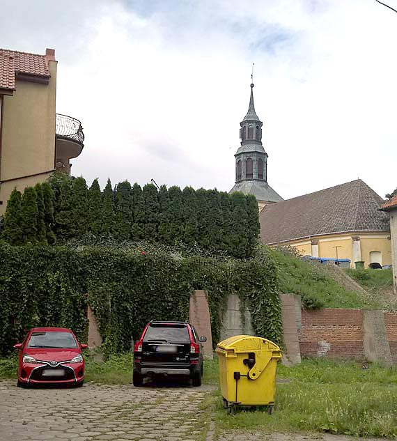 Z cyklu „Okiem pana Marcina” - Jak tanio odbudowa mury miejskie, by byy jeszcze pikniejsze