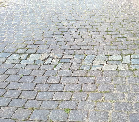 „Okiem pana Marcina” - Jak nie naprawia bruku?