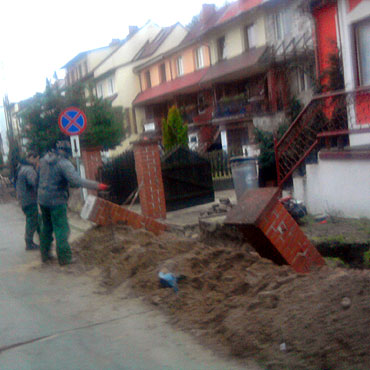 Mi�dzyzdroje: Przez roboty budowlane osun�a si� ziemia 