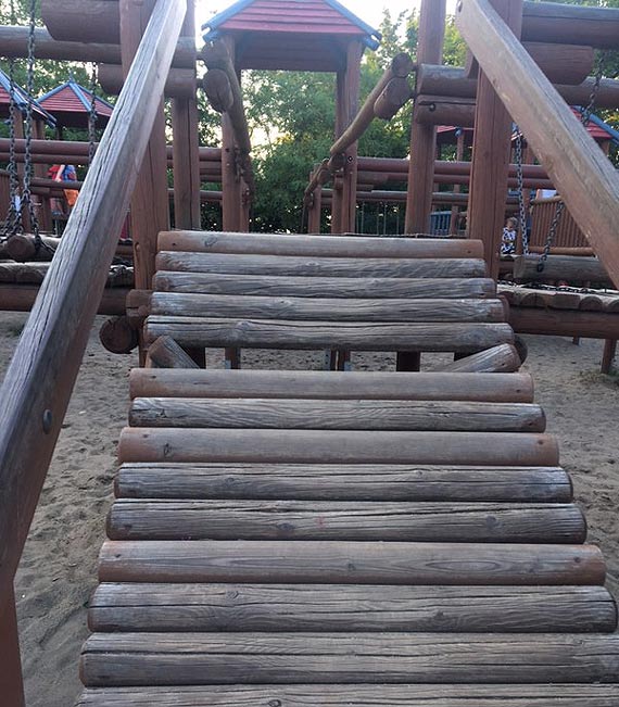 Plac zabaw nie wytrzymuje frekwencji?