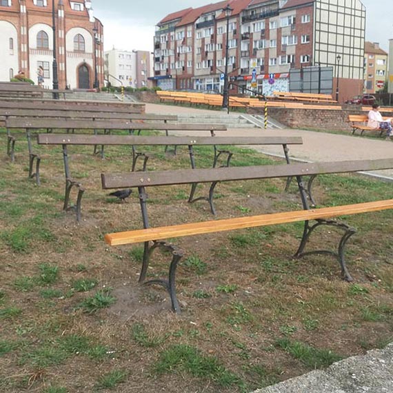 Przenieli  Festiwal bo firma nie naprawia awek? Amfiteatr wieci pustkami