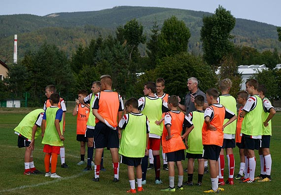 Akademia Pikarska Gryf Kamie Pomorski ogasza nabr uzupeniajcy dla dzieci chtnych do udziau w zajciach o profilu pika nona