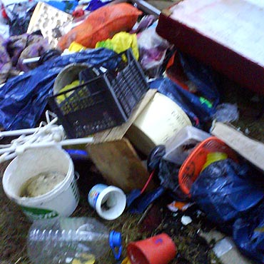 Ko�czewo: Wyrzuci� w lesie �mieci razem ze swoj� legitymacj�
