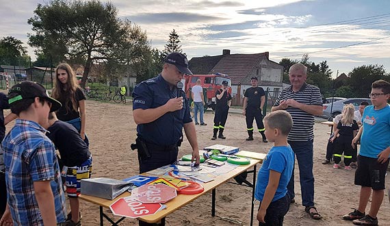 Piknik rodzinny z policjantami