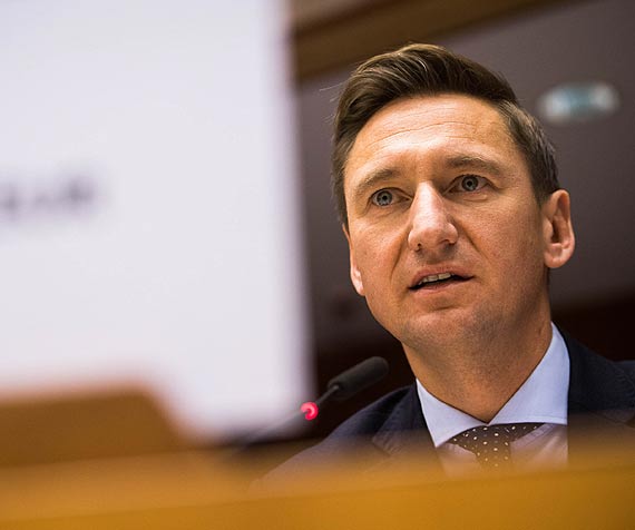 Analizy dla Rz�du chwal� zachodniopomorski samorz�d  za inwestowanie �rodk�w unijnych i proponuj� je w�adzy centralnej