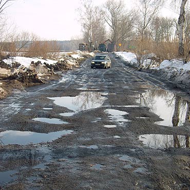 Jatki: Od ponad 20 lat czekaj� na now� drog�