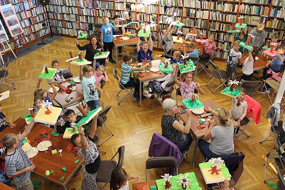 „Mirabelka - kiekujca historia” , czyli warsztaty literacko-plastyczne w midzyzdrojskiej bibliotece