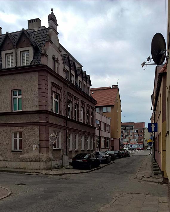 Ulica Gryfitw i Koci Wniebowzicia Najwitszej Maryi Panny w Kamieniu Pomorskim widziana okiem pana Marcina
