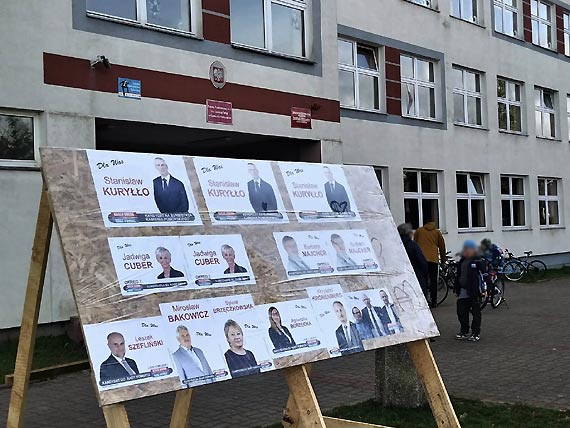 Dwa standardy Pana Burmistrza. Komu wolno a komu nie agitowa na terenie szkoy?