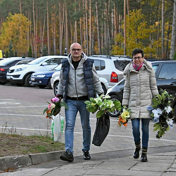 Święta Wszystkich Świętych są dla Polaków szczególne