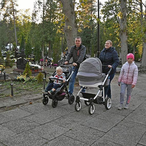 Święta Wszystkich Świętych są dla Polaków szczególne