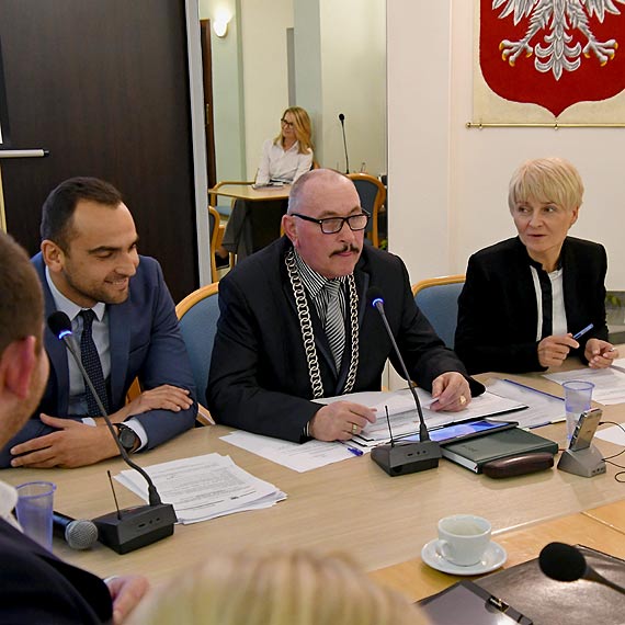Podczas II sesji Rady Miejskiej w Midzyzdrojach radni gosowali przy uyciu tabletw