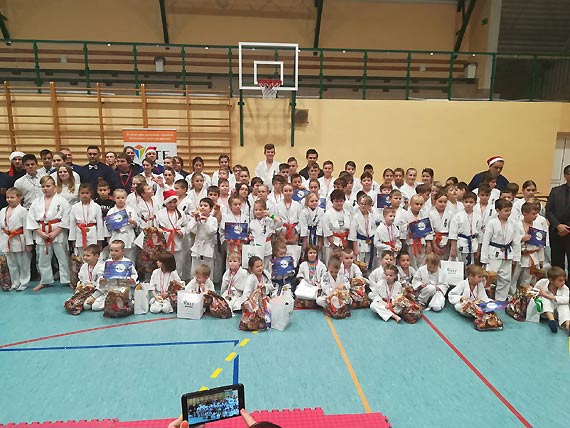 Karatecy z Midzyzdrojw i Wolina na Mikoajkowym Turnieju Karate Dzieci i Modziey w Zociecu