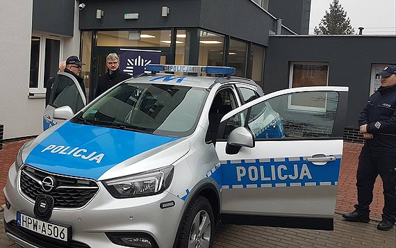 Uroczyste przekazanie nowego radiowozu dla KPP Kamie Pomorski