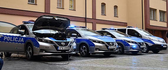 Pierwsze w Polsce elektryczne radiowozy dla Policji - kupione przy wsparciu WFO�iGW w Szczecinie
