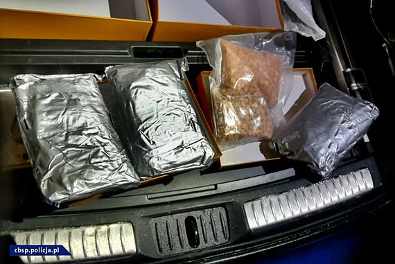 Z Holandii zamiast but�w przyjecha�y narkotyki