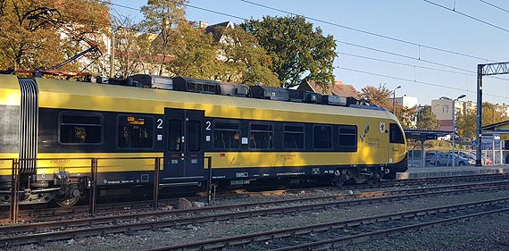 Roboty na drogach i torach. B�dziemy sta� w korkach?