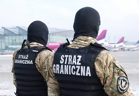 Morski Oddzia Stray Granicznej prowadzi nabr do suby