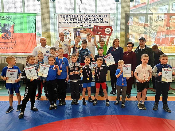 Najmodsi zapanicy Wikinga Wolin najlepsi w mocno obsadzonym Turnieju o Puchar Burmistrza Wolina
