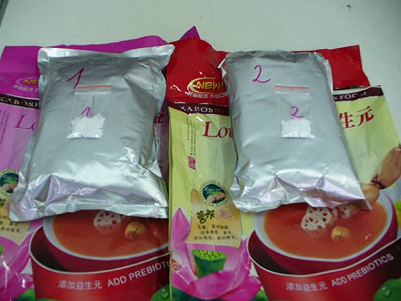 Prawie 3 kg steryd�w w paczkach z Chin