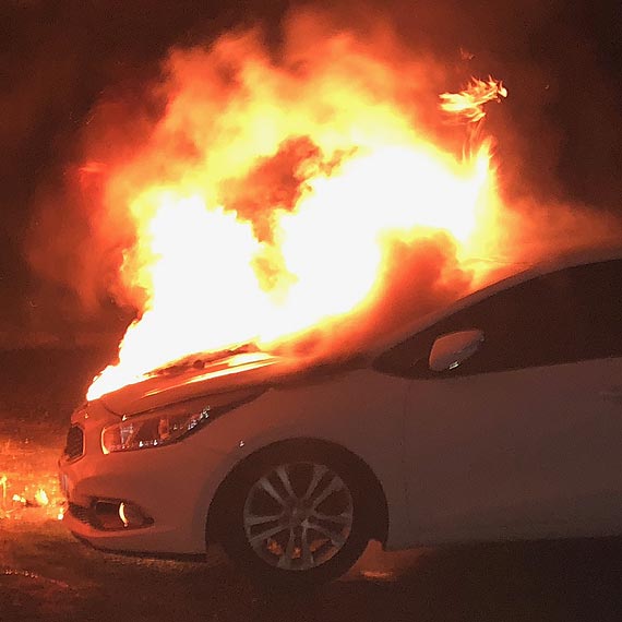 Najpierw spalili mu auto, teraz tn opony. Na wjta wierzna zasadzi si psychopata
