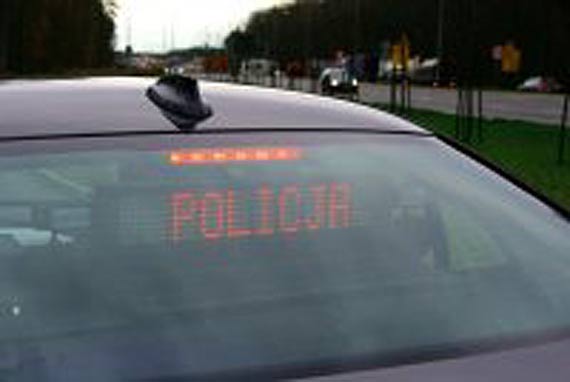 Zwolnij, droga nie jest torem wy�cigowym! Policyjny wideorejestrator zako�czy� nieodpowiedzialn� jazd� motocyklisty