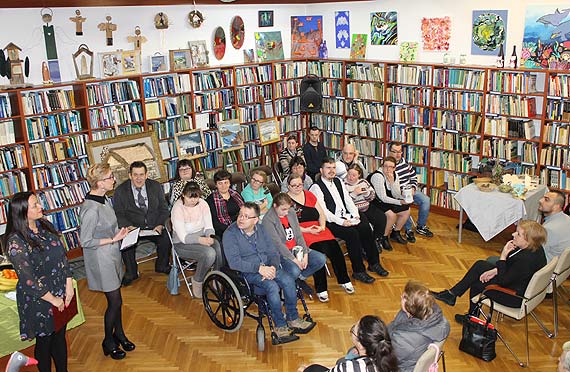 „Sztuka w kawałku…” - wernisaż i kiermasz prac uczestników Warsztatu Terapii Zajęciowej w Wolinie