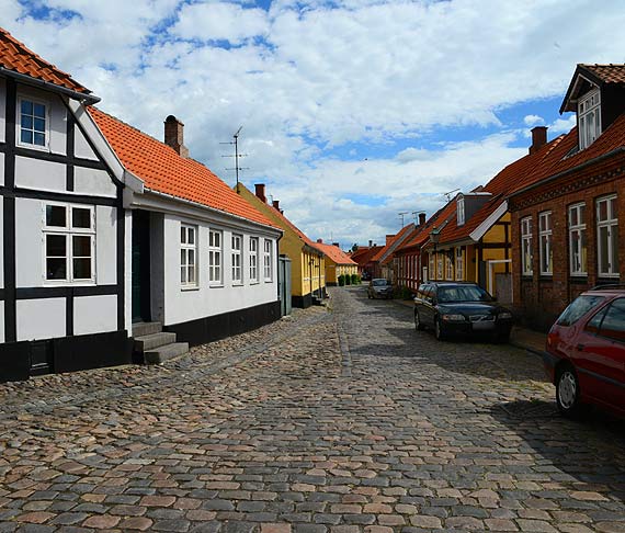 Bornholm to duska pikna wyspa, pooona  tylko 95 kilometrw od Polski. Zobacz fotogaleri!
