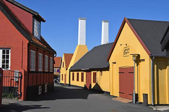 Bornholm to duska pikna wyspa, pooona  tylko 95 kilometrw od Polski. Zobacz fotogaleri!
