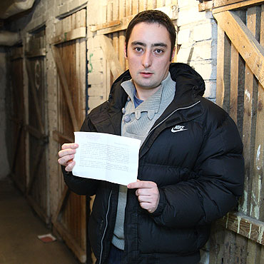 Sp�dzielnia kpi z lokator�w. Ka�e sprz�ta� szczury