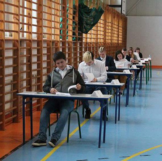 Trzecioklasici z Gimnazjum w wierznie przystpili do egzaminw