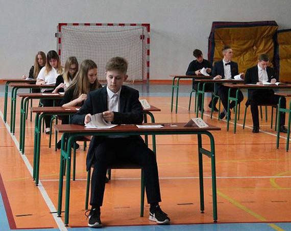 Trzecioklasici z Gimnazjum w wierznie przystpili do egzaminw