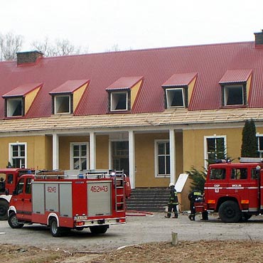 Piaski Wielkie: Podpalono dawny hotel. Wewn�trz nikogo nie by�o