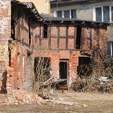 Golczewo: Ta ruina zawali si� komu� na g�ow�!