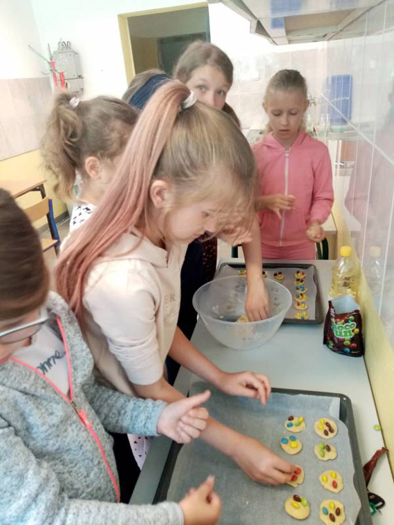 Mio upywa wakacyjny czas - pkolonie w Szkole Podstawowej nr 1 w Midzyzdrojach