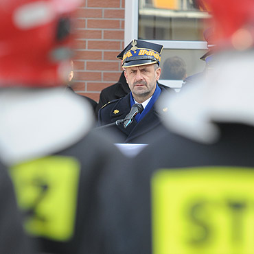 Kamień Pomorski: Oficjalnie przekazano nowy podnośnik strażakom
