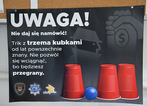 Policja ostrzega: Nie dajcie si namwi na gr w 3 kubki!