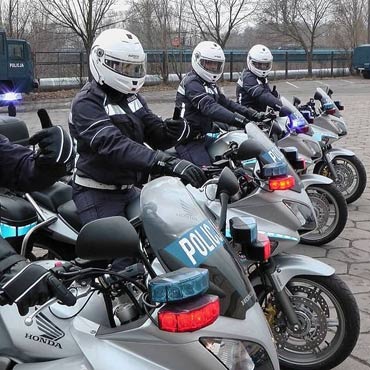 Kamie� Pomorski: Policjanci do setki rozp�dz� si� w 3,7 sekundy