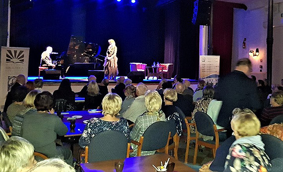 Wizyta w Oceanarium oraz mini koncert Anny Jurksztowicz i Krzesimira Dbskiego